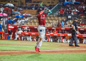 Grand slam de Julio Carreras impulsa a Gigantes al tercer lugar