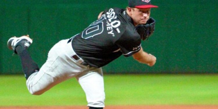Grant Gavin lidera blanqueada de Leones del Escogido