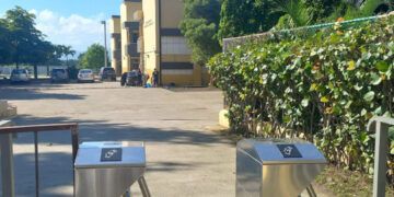 Gremio de profesores critica gasto en tarjetas de acceso