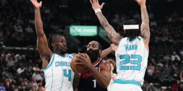 Harden supera a Shaquille y entra al noveno lugar histórico