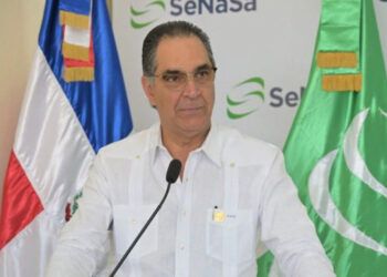 Hazim resalta crecimiento y ética institucional del Senasa en medio de críticas