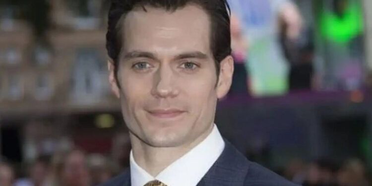 Henry Cavill se lesiona y retrasa rodaje del remake de Los inmortales