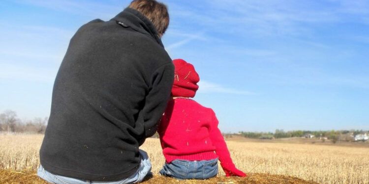 Hijos de personas con esquizofrenia o bipolaridad enfrentan mayor riesgo de trastornos mentales