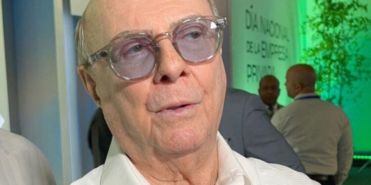 Hipólito Mejía impulsa candidatura presidencial de su hija Carolina para 2028