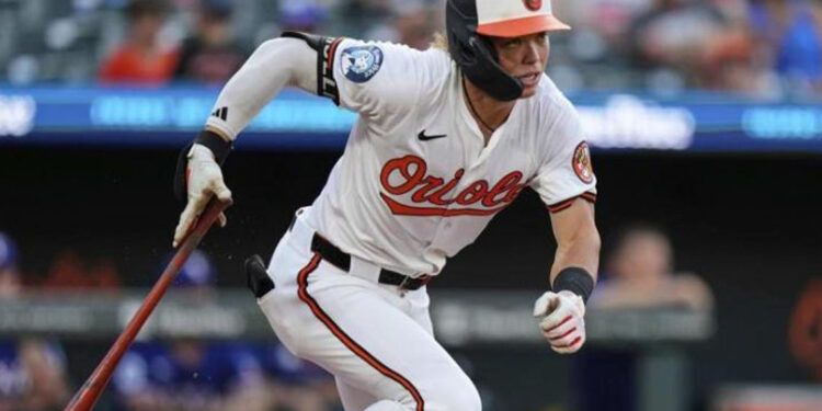 Holliday dispara jonrón de tres y Orioles blanquean a los Rangers