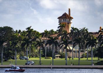 Hombre muere abatido tras irrumpir en Mar-a-Lago