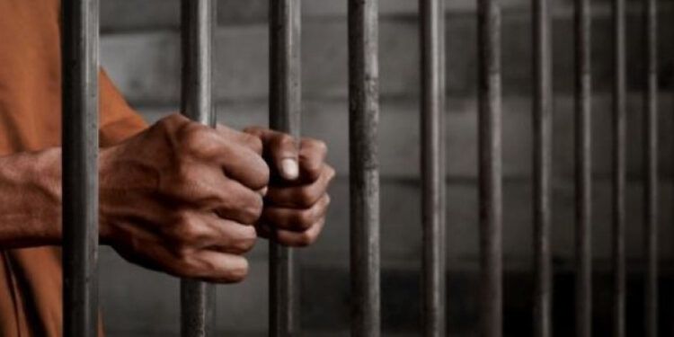 Hombre recibe un año de prisión preventiva por matar a su hijo en Puerto Plata