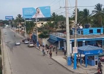Huelga en La Caleta contra desalojos; comunitarios exigen utilidad pública