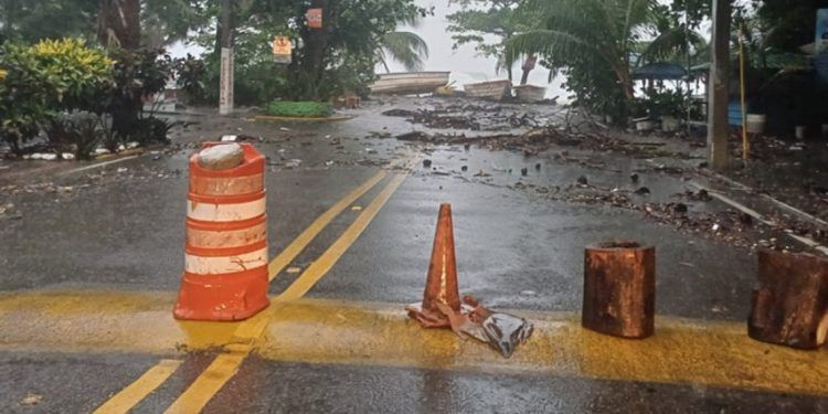 Huracán Beryl causa estragos en Baní con lluvias y vientos