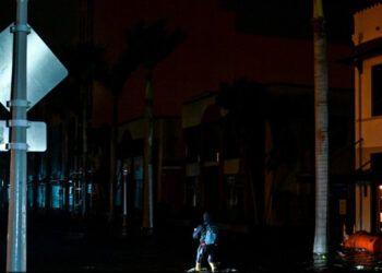 Huracán Milton deja a más de tres millones sin luz en Florida