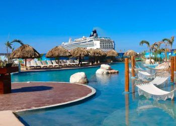 Imagen de la llegada de un crucero a Cabo Rojo en la provincia de Pedernales, República Dominicana.
