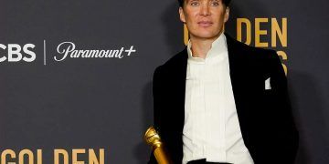 Imagen del actor Cillian Murphy quien protagonizó la pelicula en la Oppenheimer asumiendo el papel de J. Robert Oppenheimer.