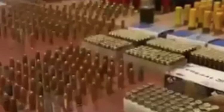 Incautan armas, municiones y granada en allanamientos en Santiago