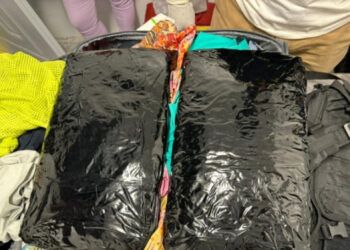 Incautan cocaína en aeropuerto y detienen a ciudadana española
