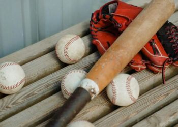 Incautan dos kilos de metanfetamina en bates de béisbol
