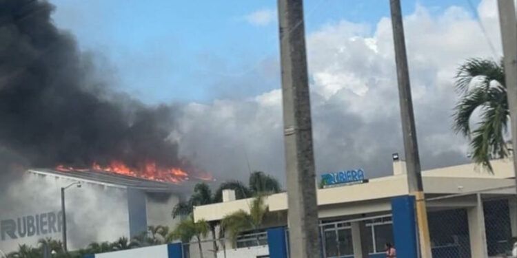 Incendio afecta instalaciones de Rubiera Refricentro