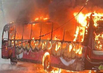 Incendio de autobús de OMSA afecta cables en DN