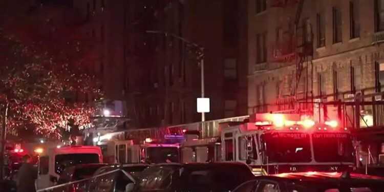 Incendio en edificio del Bronx deja nueve heridos y causa severos daños
