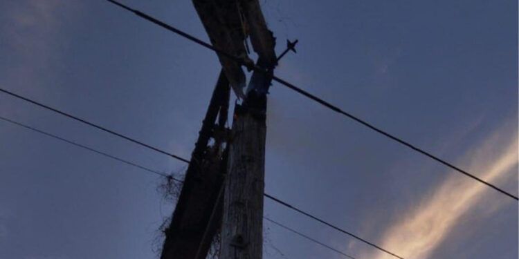 Incendio en redes deja más de 20 comunidades sin luz en Barahona