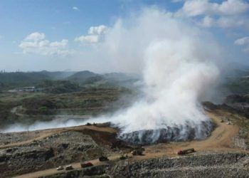 Incendio en vertedero panameño libera gases tóxicos