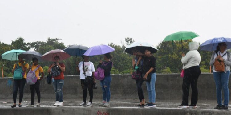 Indomet alerta sobre lluvias por vaguada y temperaturas frescas en RD
