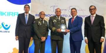 Industria Militar Dominicana recibe premio por innovación industrial