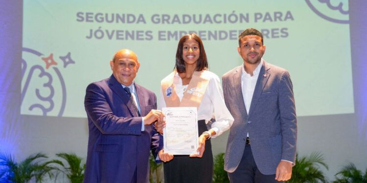 INFOTEP certifica a 600 jóvenes en emprendimiento