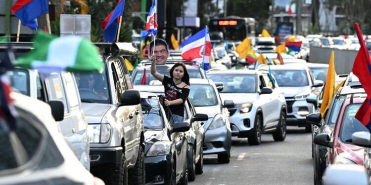 Inicia votación en Costa Rica con la derecha favorita