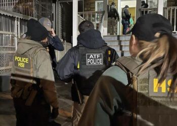 Inmigración de EE.UU. exige a propietarios datos privados de sus inquilinos