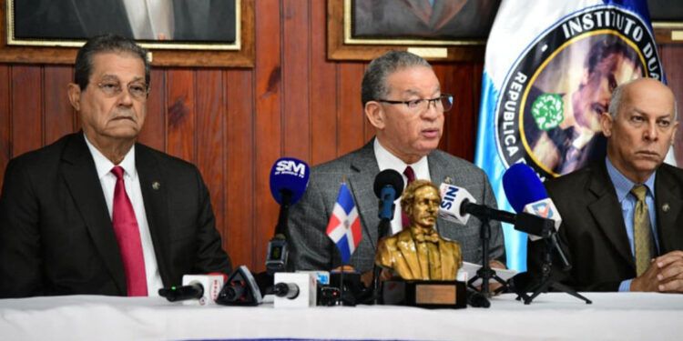 Instituto Duartiano alerta sobre riesgo a la soberanía por uso de aeropuertos