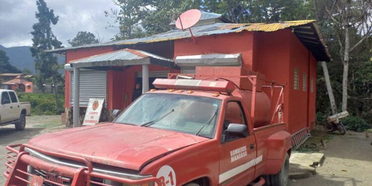 Interior y Policía gestiona compra de camiones para bomberos