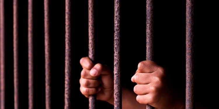 Irán detiene a más de 250 personas por vínculos con "red satánica"