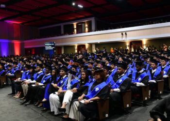 ITLA gradúa 381 nuevos profesionales en su 15 aniversario