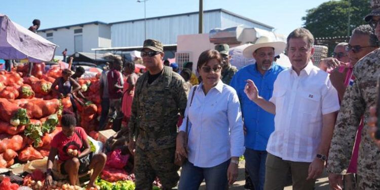 Ito Bisonó supervisa mercado binacional de Dajabón y confirma normalidad