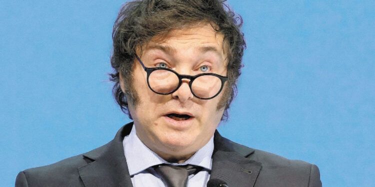 Javier Milei acusa de estafa electoral a Maduro