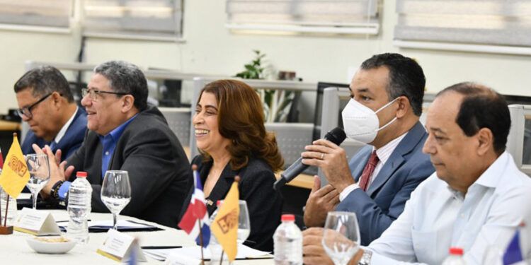 JCE respalda al Observatorio de Políticas Migratorias y nombra enlace oficial