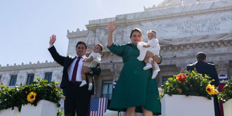 Jenniffer González Colón asume como gobernadora de Puerto Rico en medio de crisis eléctrica