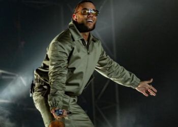 JhayCo enciende Santo Domingo con su “Vida rockstar”