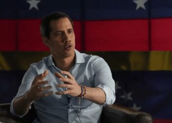 Juan Guaidó apoya a Edmundo González tras su llegada a España