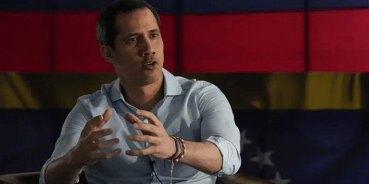 Juan Guaidó apoya a Edmundo González tras su llegada a España