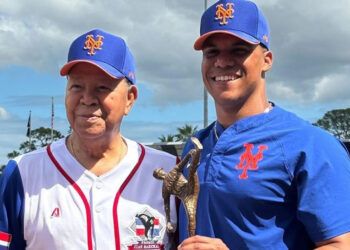 Juan Soto recibe el Premio Juan Marichal en Florida