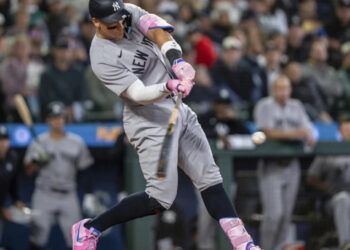 Judge conecta HR 15 y guía triunfo de Yankees sobre Marineros