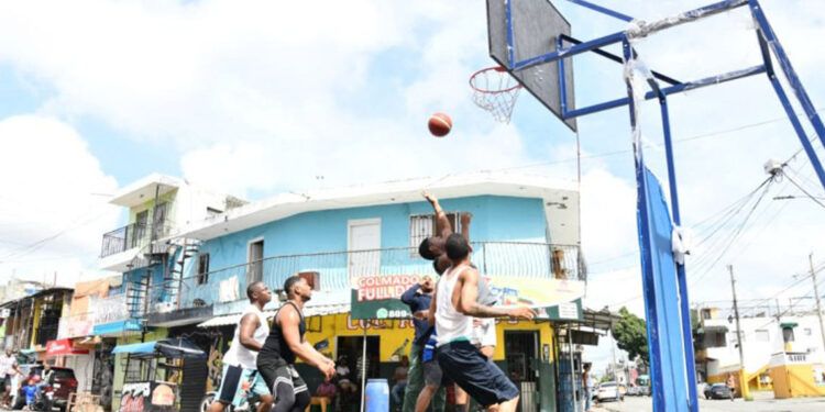 Juegos y fe marcan Semana Santa en barrios DN