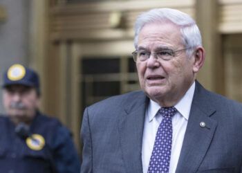 Juez sentenciará a Bob Menéndez por corrupción y sobornos