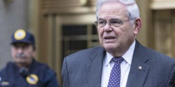 Juez sentenciará a Bob Menéndez por corrupción y sobornos