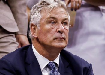 Jueza de Nuevo México niega solicitud de desestimar caso de Alec Baldwin