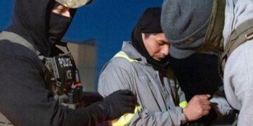 Jueza permite al IRS compartir datos con ICE para deportaciones