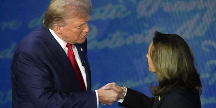 Kamala apuesta por continuidad en política exterior, Trump por la ruptura