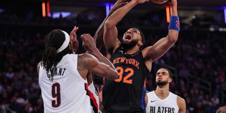 Karl-Anthony Towns domina los rebotes y lidera victoria de los Knicks