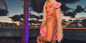 Karol G gana primera estatuilla en Premios Juventud 2025 con “Si antes te hubiera conocido”